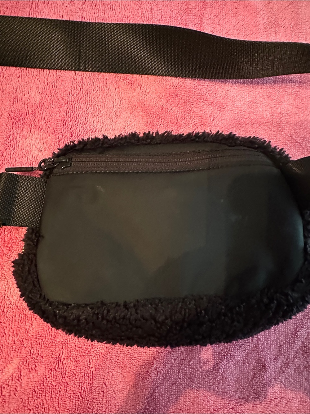 lululemon athletica Black Sherpa Belt Bag - Picture 3 of 4